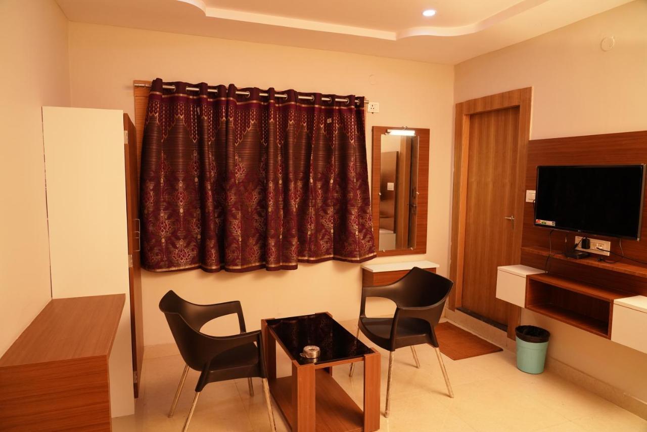 Swagath Residency Kākināda Esterno foto
