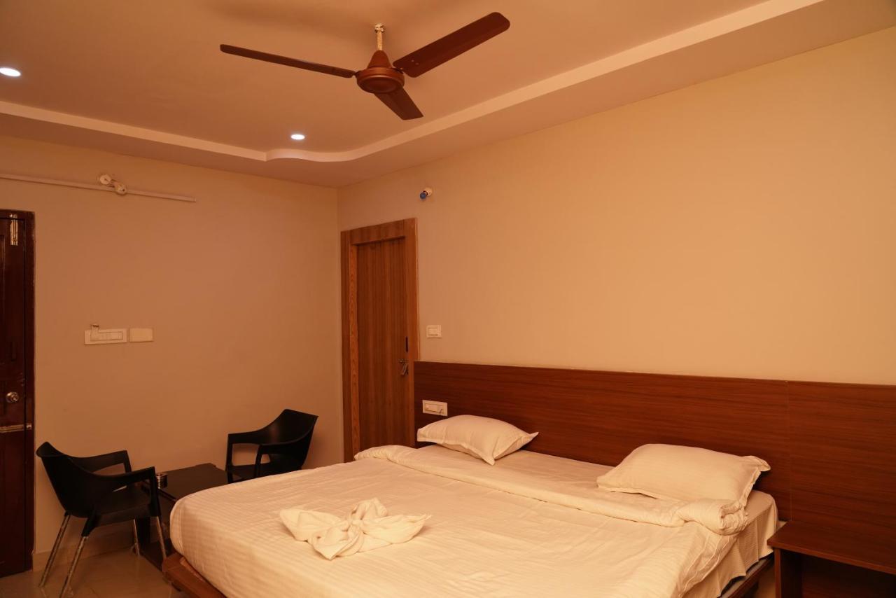 Swagath Residency Kākināda Esterno foto